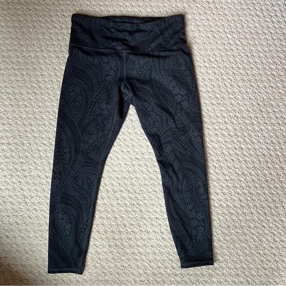 Athleta Elation Textured Tight- L - Picture 1 of 5
